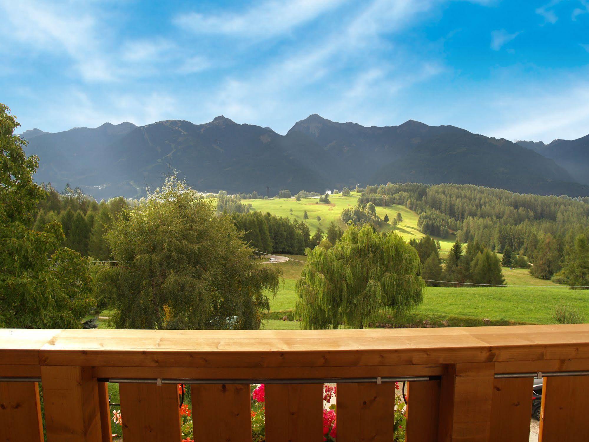 Hotel Ganzaie Val di Fiemme エクステリア 写真