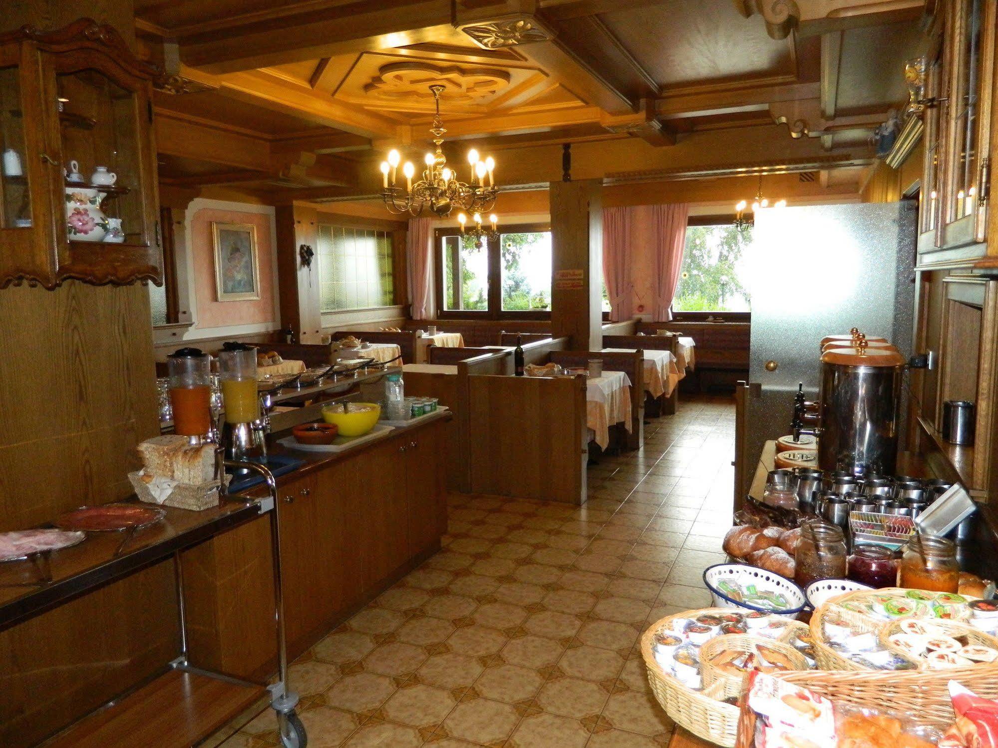 Hotel Ganzaie Val di Fiemme エクステリア 写真